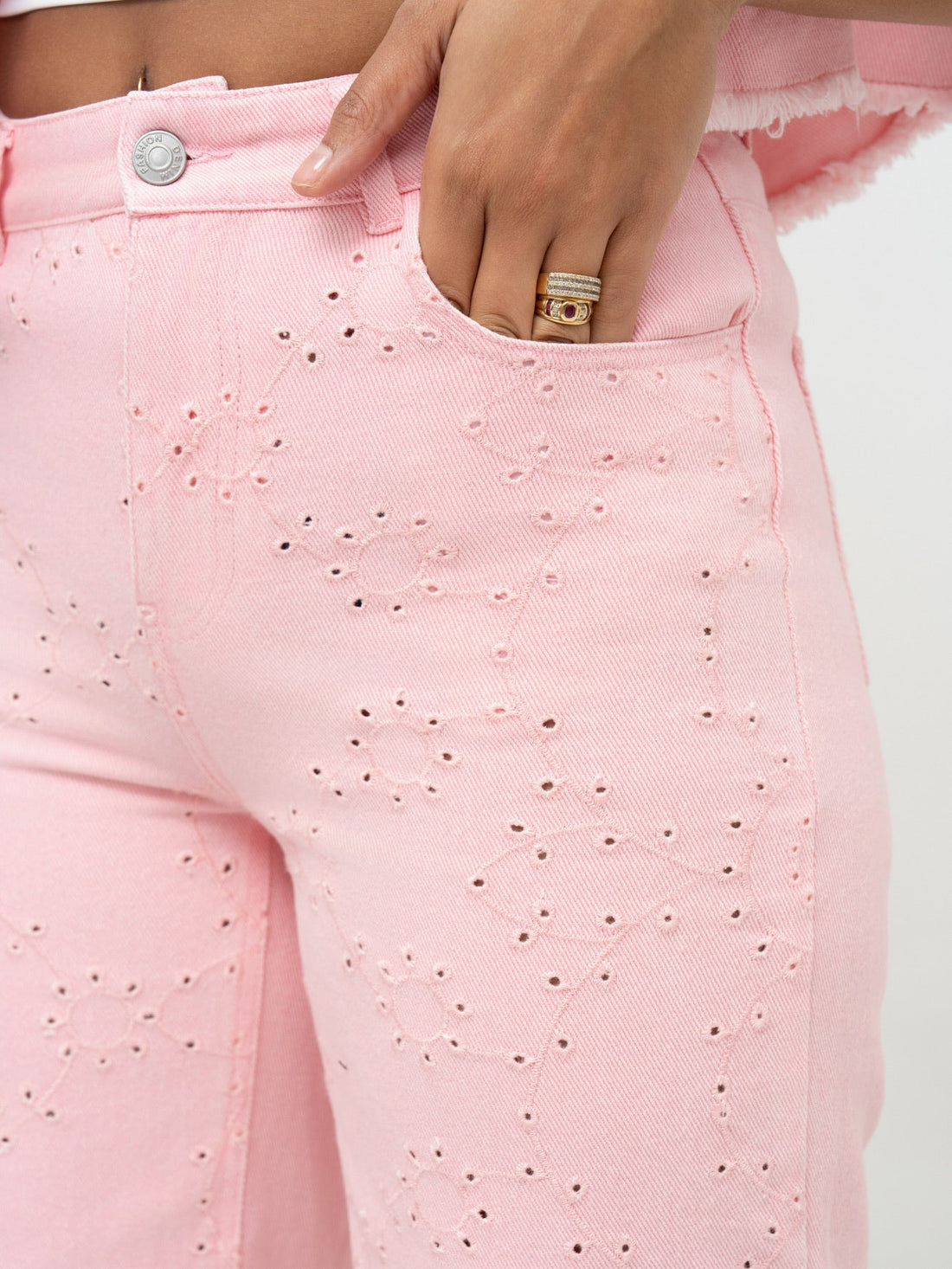 Comment trouver le pantalon qui sublime vraiment vos formes ?