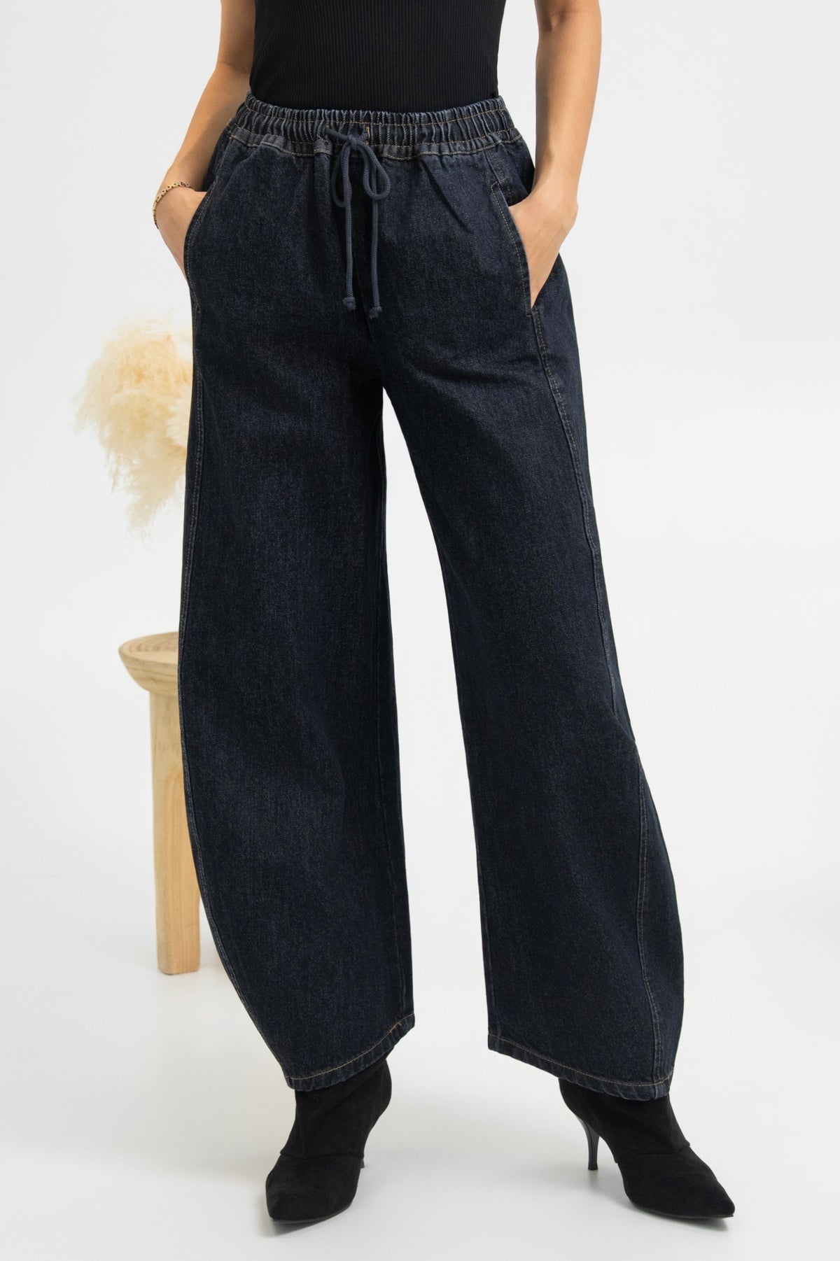 PANTALON EN JEANS ROMANCE