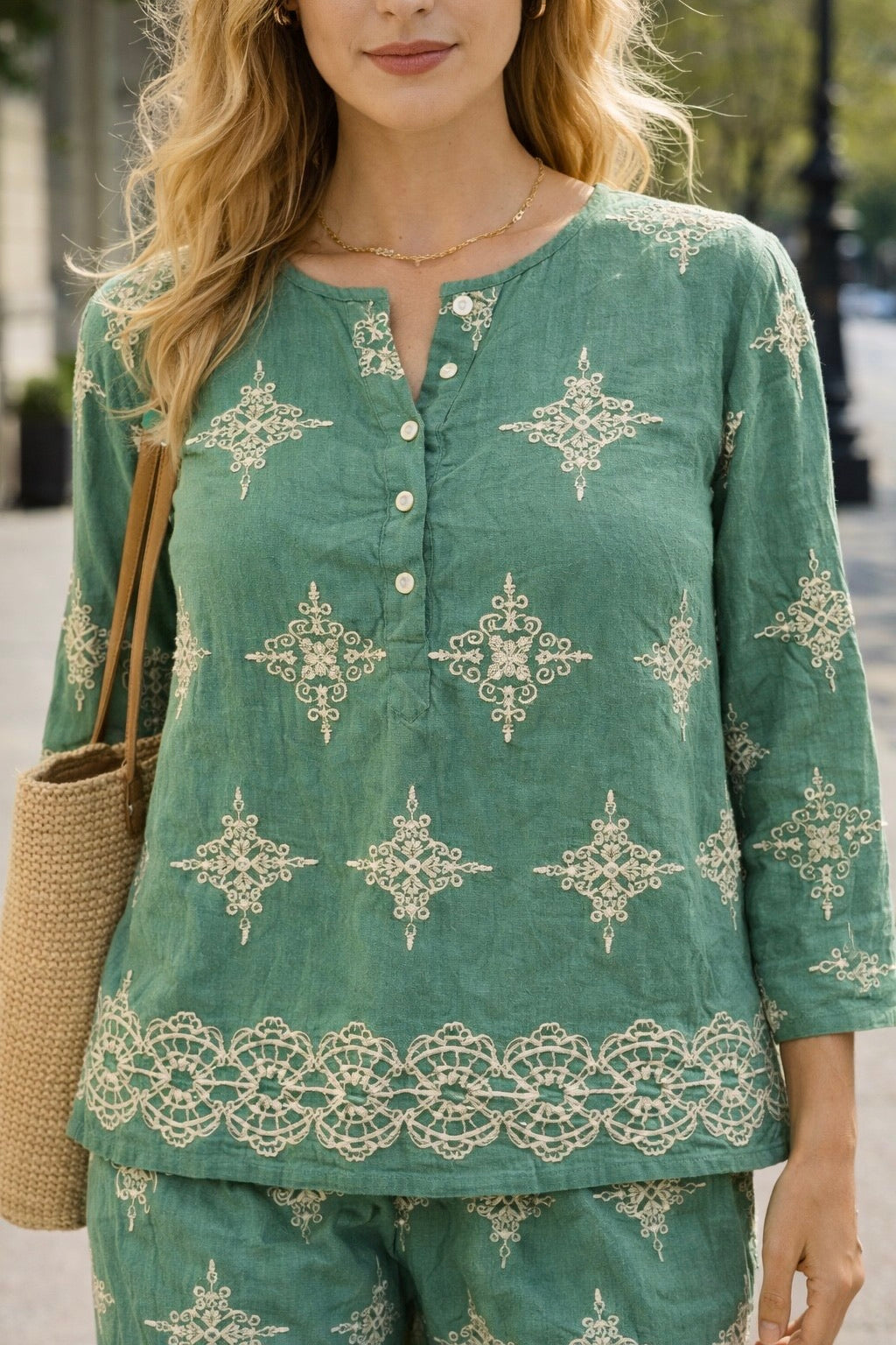 ENSEMBLE CHEMISE ET PANTALON BRODÉ SACHA